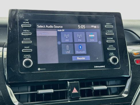 Used 2022 Toyota Camry SE FWD image 11