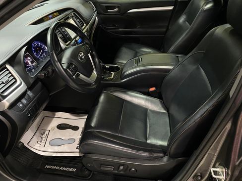 Used 2018 Toyota Highlander XLE image 9