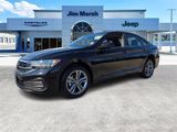 Used 2024 Volkswagen Jetta SE image 2