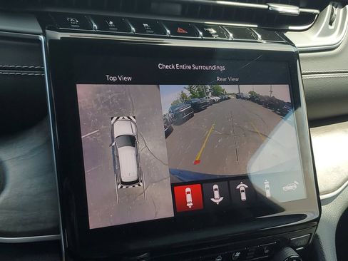 Certified 2023 Jeep Grand Cherokee Limited w/ Luxury Tech Group II AWD/4WD image 27