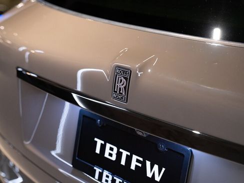 Used 2027 Rolls-Royce Cullinan Black Badge AWD/4WD image 38