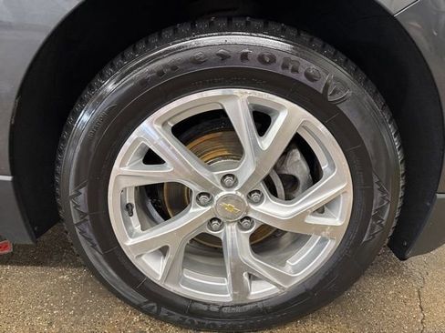 Used 2019 Chevrolet Equinox LT w/ Sun & Navigation Package AWD/4WD image 9