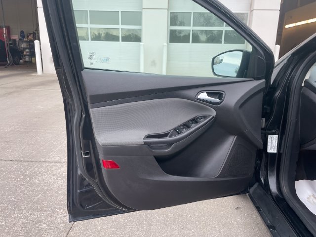 Used 2013 Ford Focus SE FWD image 20