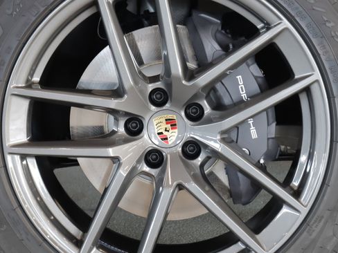 New 2026 Porsche Macan Turbo AWD/4WD image 27