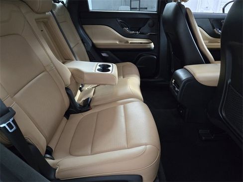 Certified 2023 Lincoln Corsair Reserve w/ Equipment Group 201A image 16