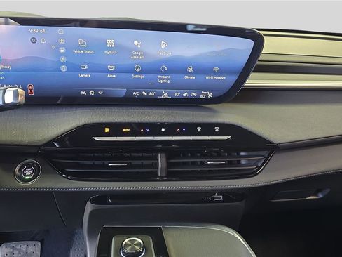 Used 2025 Buick Enclave Preferred image 18