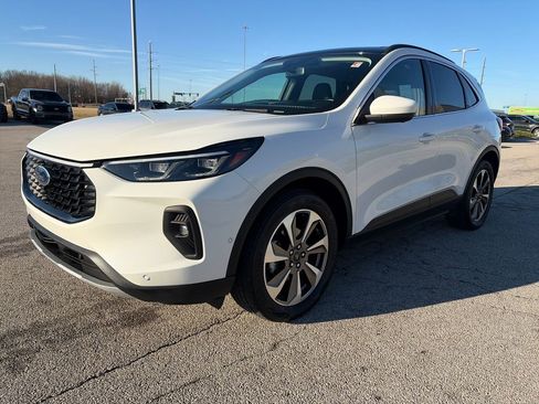 Used 2024 Ford Escape Platinum w/ Premium Technology Package image 3