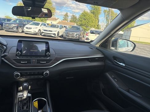 Used 2024 Nissan Altima 2.5 SV image 26