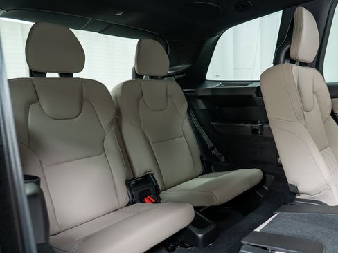 New 2026 Volvo XC90 B6 Plus w/ Protection Package Premier image 25