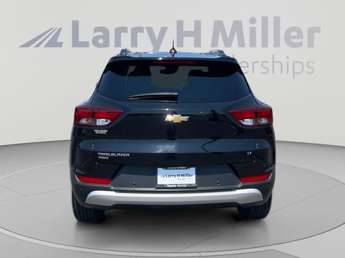 Used 2025 Chevrolet TrailBlazer LT w/ Convenience Package AWD/4WD image 4