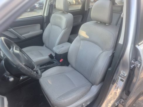 Used 2014 Subaru Forester 2.5i Limited AWD/4WD image 10
