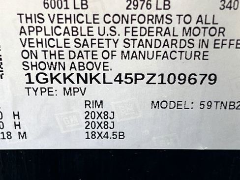 Used 2023 GMC Acadia SLE w/ Driver Convenience Package image 34