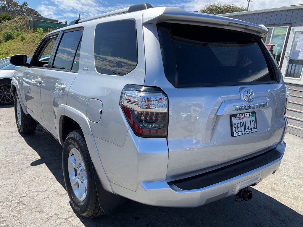 Used 2021 Toyota 4Runner SR5 RWD image 92