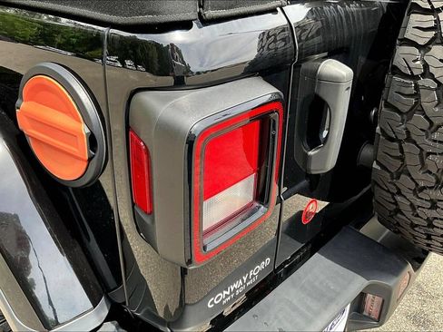 Used 2021 Jeep Wrangler Unlimited Rubicon AWD/4WD image 25