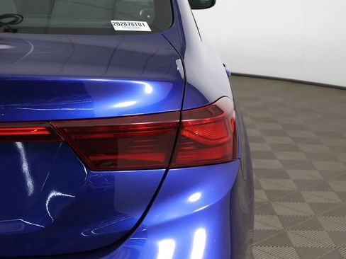 Used 2020 Kia Forte LXS FWD image 9