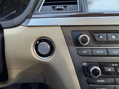 Used 2017 Genesis G80 3.8 image 17