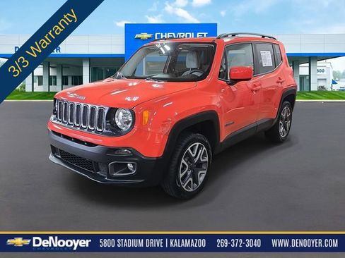 Used 2017 Jeep Renegade Latitude w/ Cold Weather Group image 1