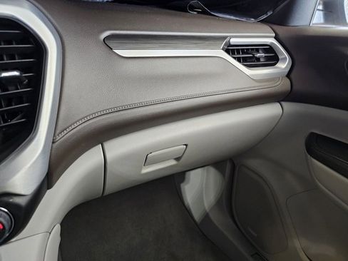 Used 2023 GMC Acadia SLT image 32