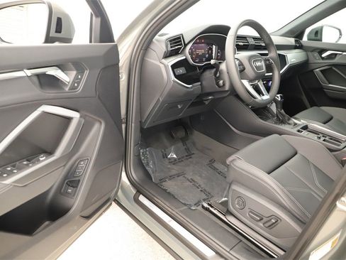 New 2025 Audi Q3 2.0T Premium image 13