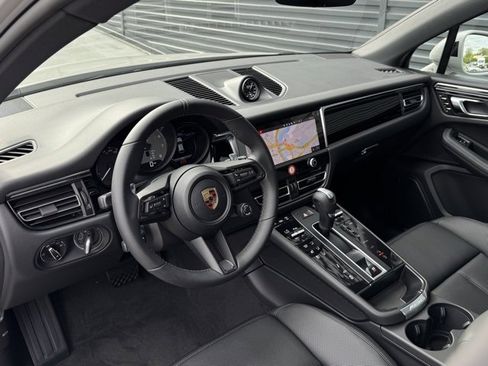 New 2026 Porsche Macan S image 4