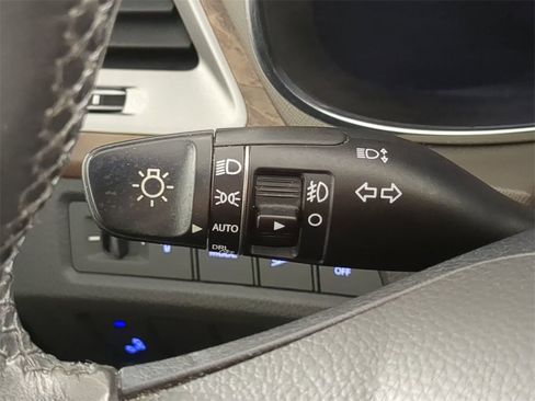 Used 2017 Hyundai Santa Fe Limited image 27