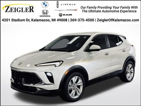 Used 2024 Buick Encore GX Preferred FWD image 1