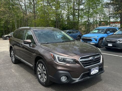 Used 2019 Subaru Outback 3.6R Touring AWD/4WD image 3