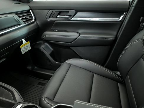 New 2026 GMC Terrain Elevation w/ Elevation Premium Package AWD/4WD image 16