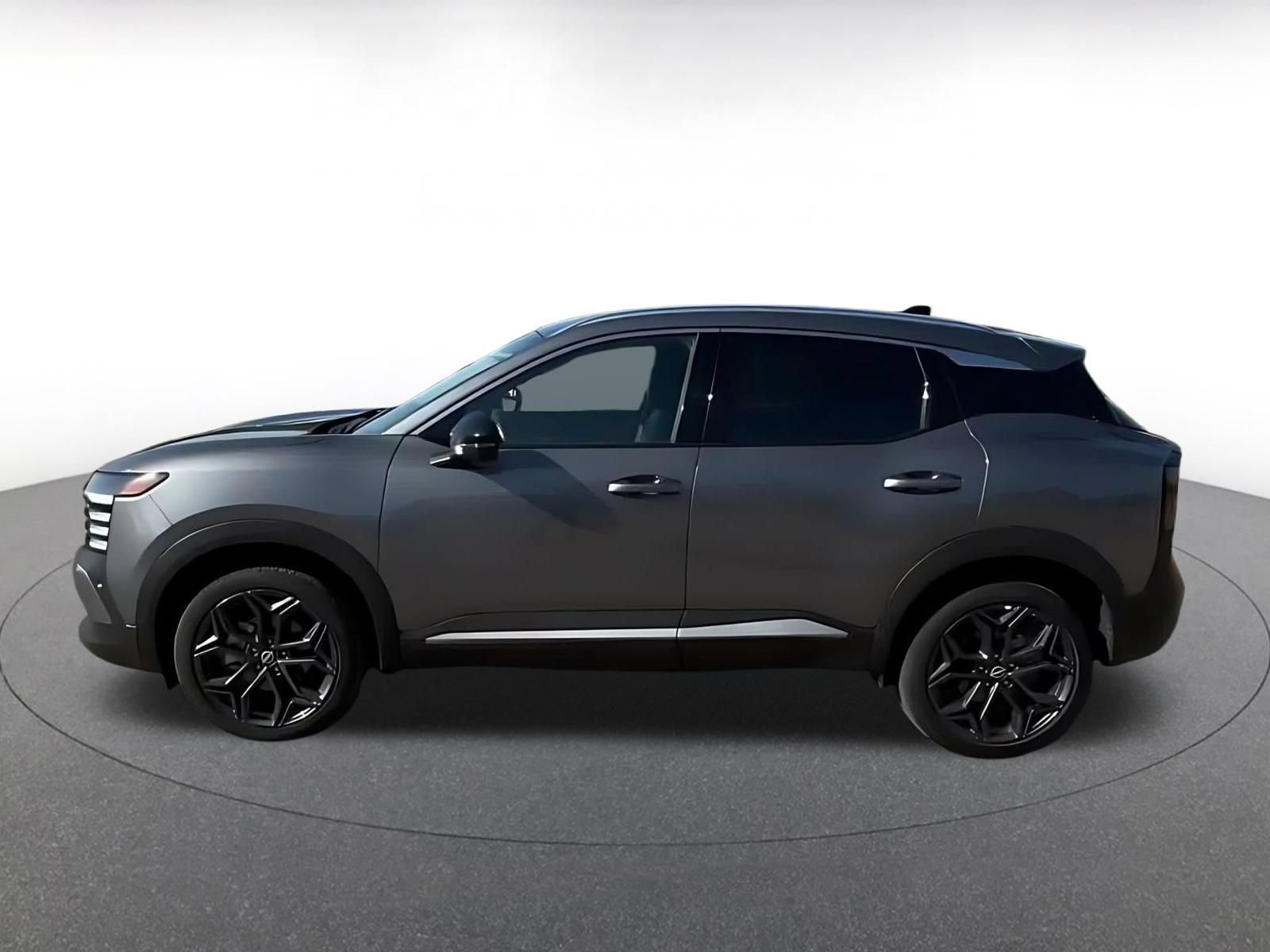 Used 2026 Nissan Kicks SR FWD image 8