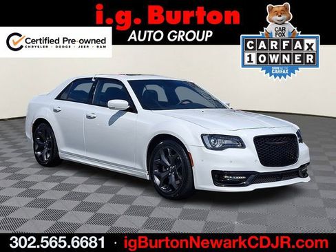 Used 2023 Chrysler 300 S w/ Comfort Group RWD image 1