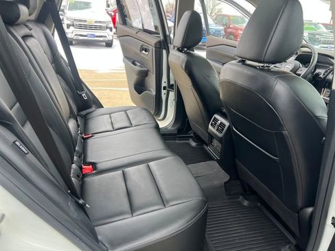 Used 2023 Nissan Rogue SL w/ SL Premium Package image 19