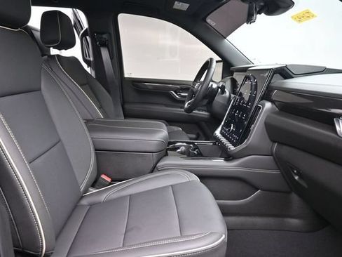 Used 2026 GMC Yukon XL Elevation w/ Elevation Premium Package AWD/4WD image 28