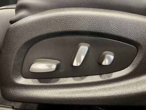 Used 2013 Cadillac XTS Luxury w/ Driver Awareness Package FWD image 11