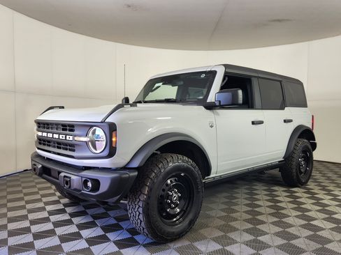 New 2026 Ford Bronco Big Bend w/ Black Diamond Package AWD/4WD image 3