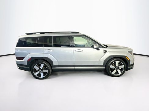 Used 2025 Hyundai Santa Fe Limited FWD image 10