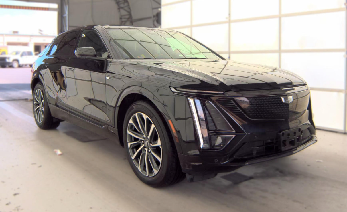 Used 2024 Cadillac Lyriq Sport AWD/4WD image 1