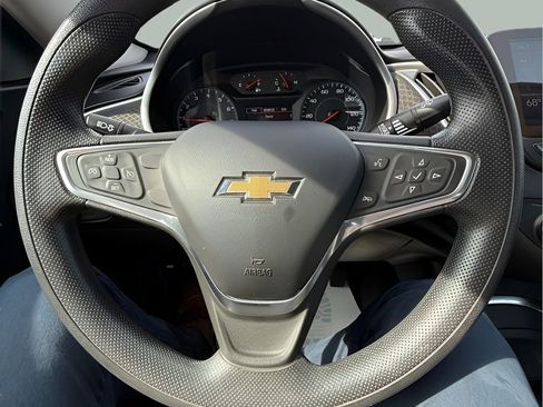 Used 2022 Chevrolet Malibu LT FWD image 20