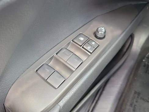 Used 2024 Toyota Camry SE image 31