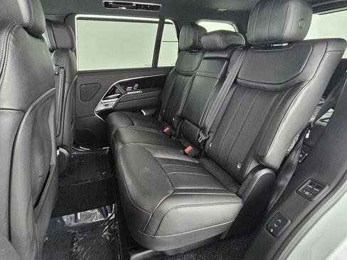 New 2026 Land Rover Range Rover Long Wheelbase SE image 19