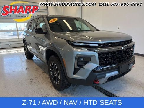 Used 2024 Chevrolet Traverse Z71 image 1