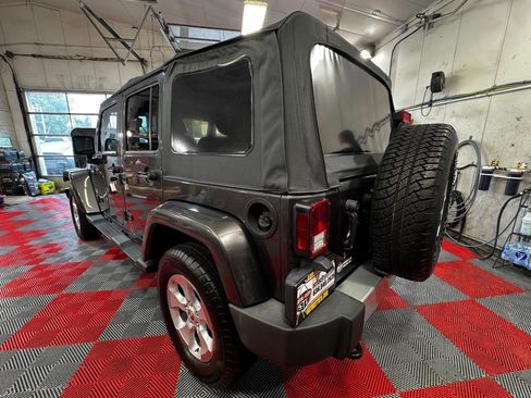 Used 2014 Jeep Wrangler Unlimited Sahara w/ Connectivity Group AWD/4WD image 5