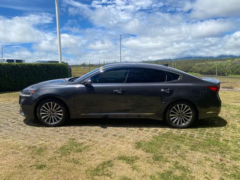 Used 2017 Kia Cadenza Premium w/ Luxury Package FWD image 22