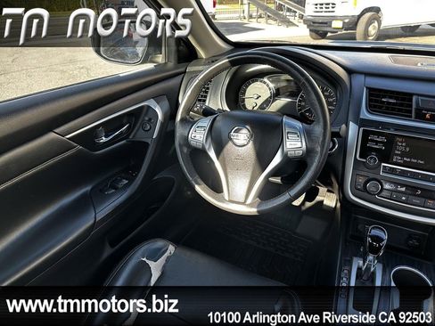 Used 2017 Nissan Altima 2.5 SL w/ Moonroof Package image 15