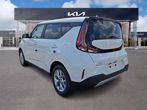 New 2025 Kia Soul LX w/ LX Technology Package image 3
