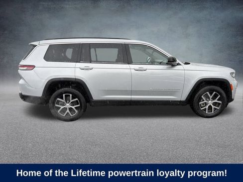 Used 2024 Jeep Grand Cherokee L Limited w/ Luxury Tech Group II image 7