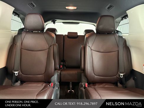 Used 2024 Toyota Sienna Platinum FWD image 33