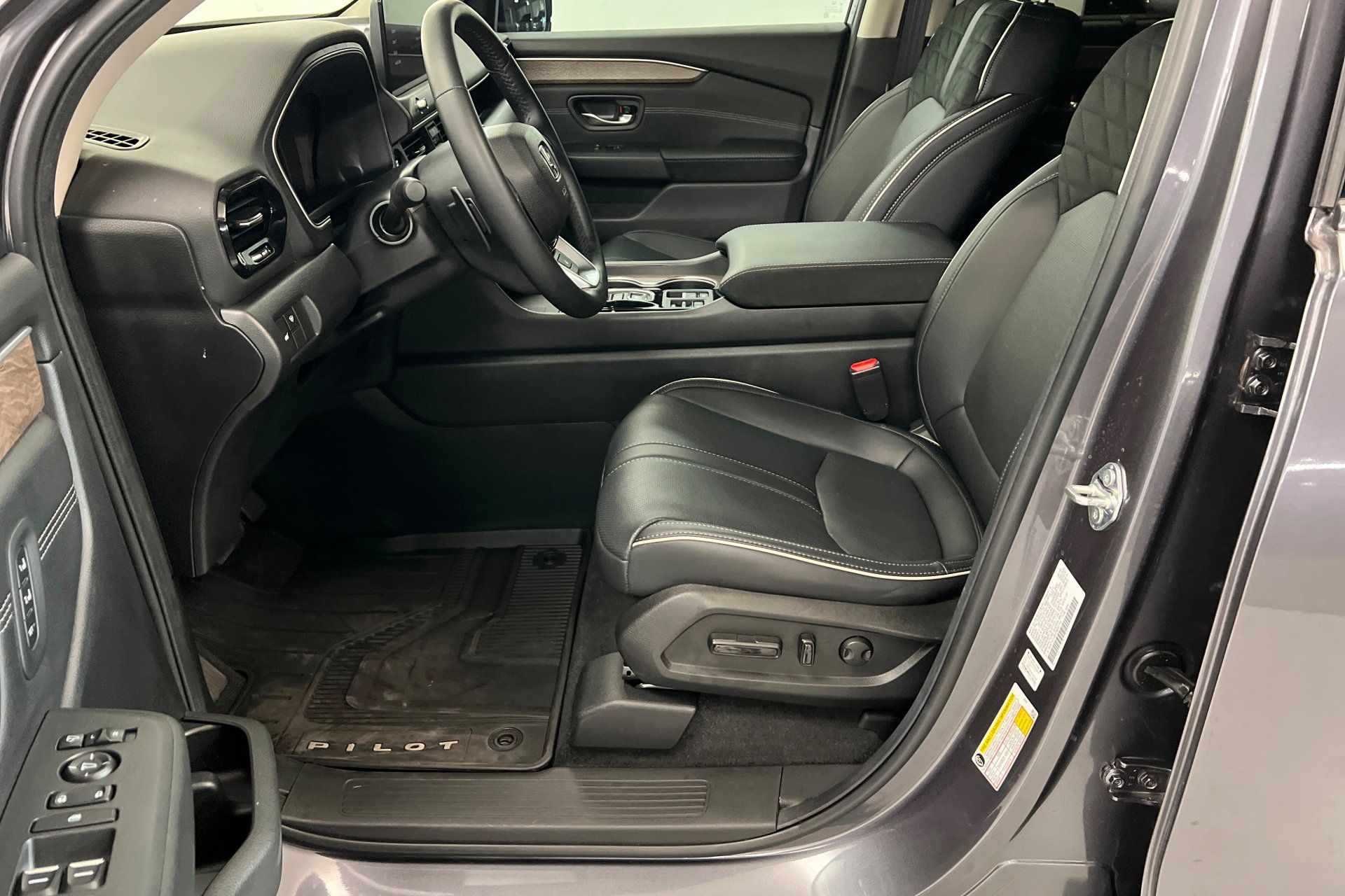 Used 2026 Honda Pilot Elite image 17