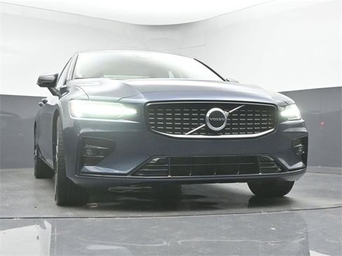 Used 2024 Volvo S60 B5 Core w/ Climate Package image 33