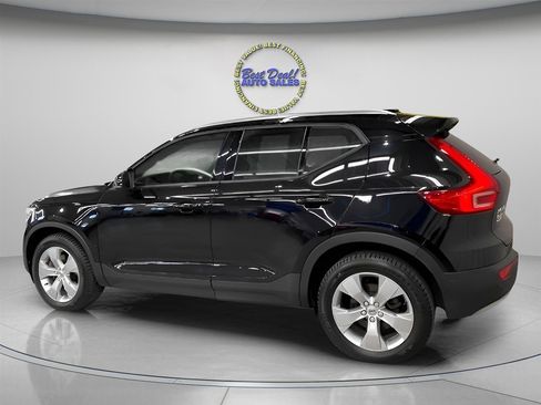 Used 2022 Volvo XC40 T5 Momentum AWD/4WD image 3