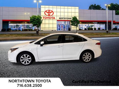 Used 2024 Toyota Corolla LE FWD image 2